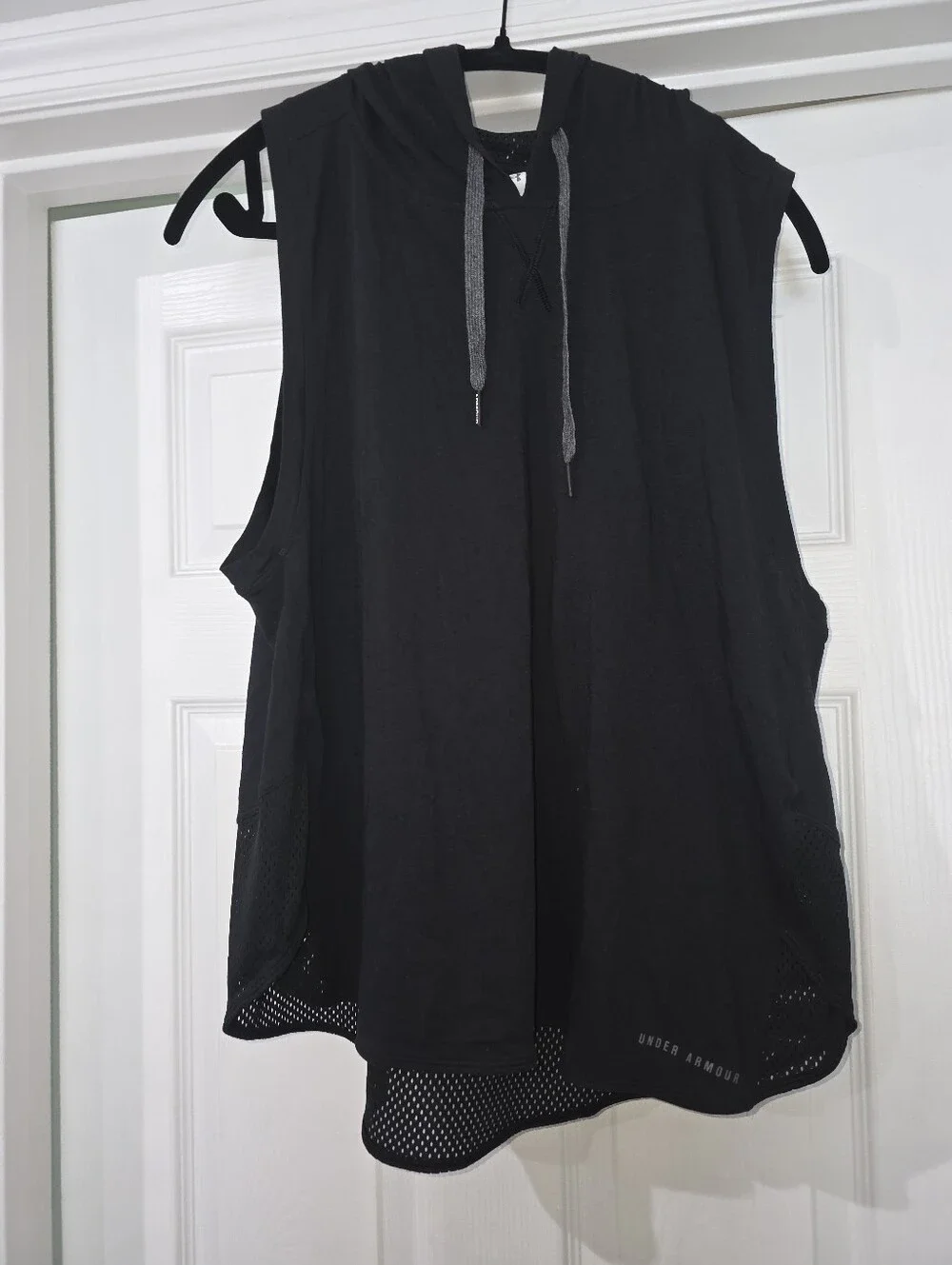 Under Armour Black Sleeveless Hooded Tank